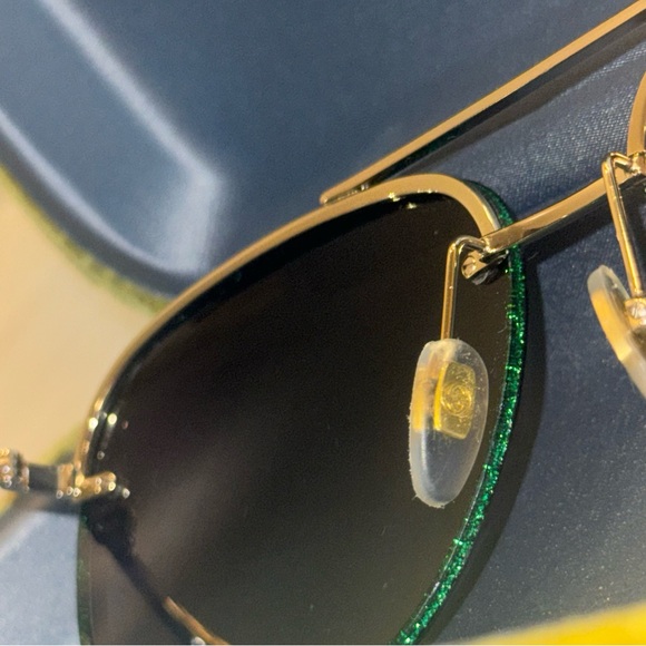 Authentic *Pre-Loved* Gucci Aviator Sunglasses ♥️ - Picture 5 of 6